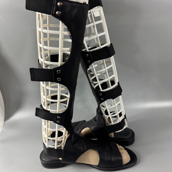 STUART WEITZMAN BLACK LEATHER BACKVIEW GLADIATOR SANDALS BOOT 8.5 - Picture 7 of 14
